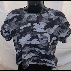 Lululemon camo crop tee